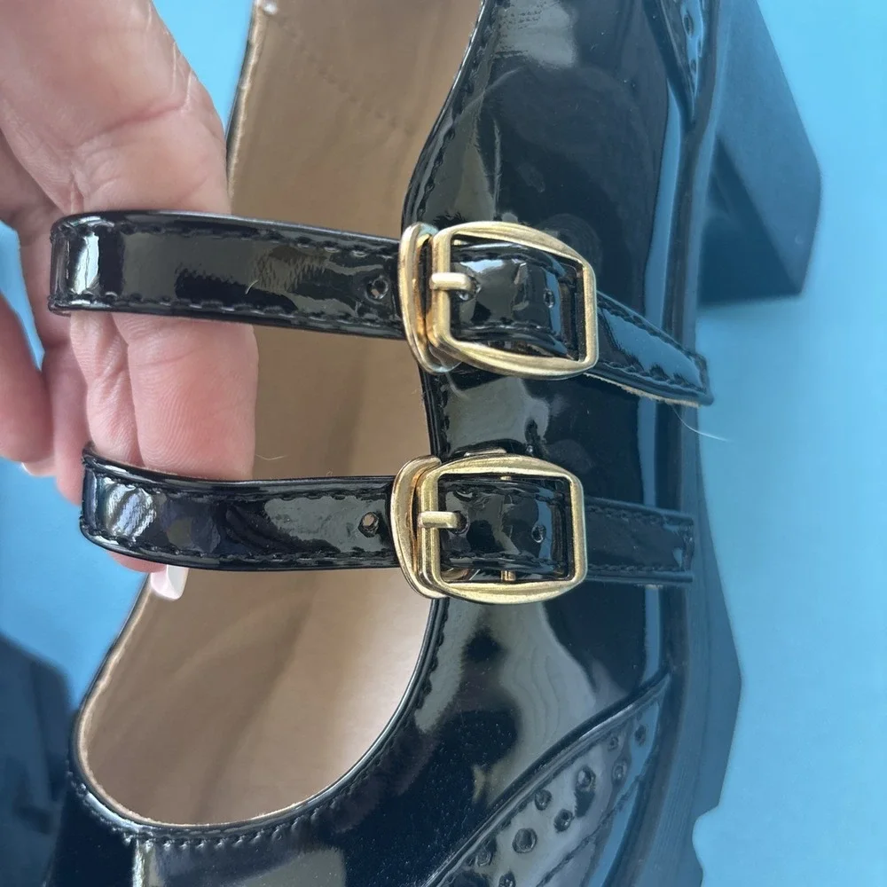 Black Patent Leather Wing Tip Mary Jane Chunky Heel Shoes Gold Buckle SZ 40 (9) - Picture 9 of 10